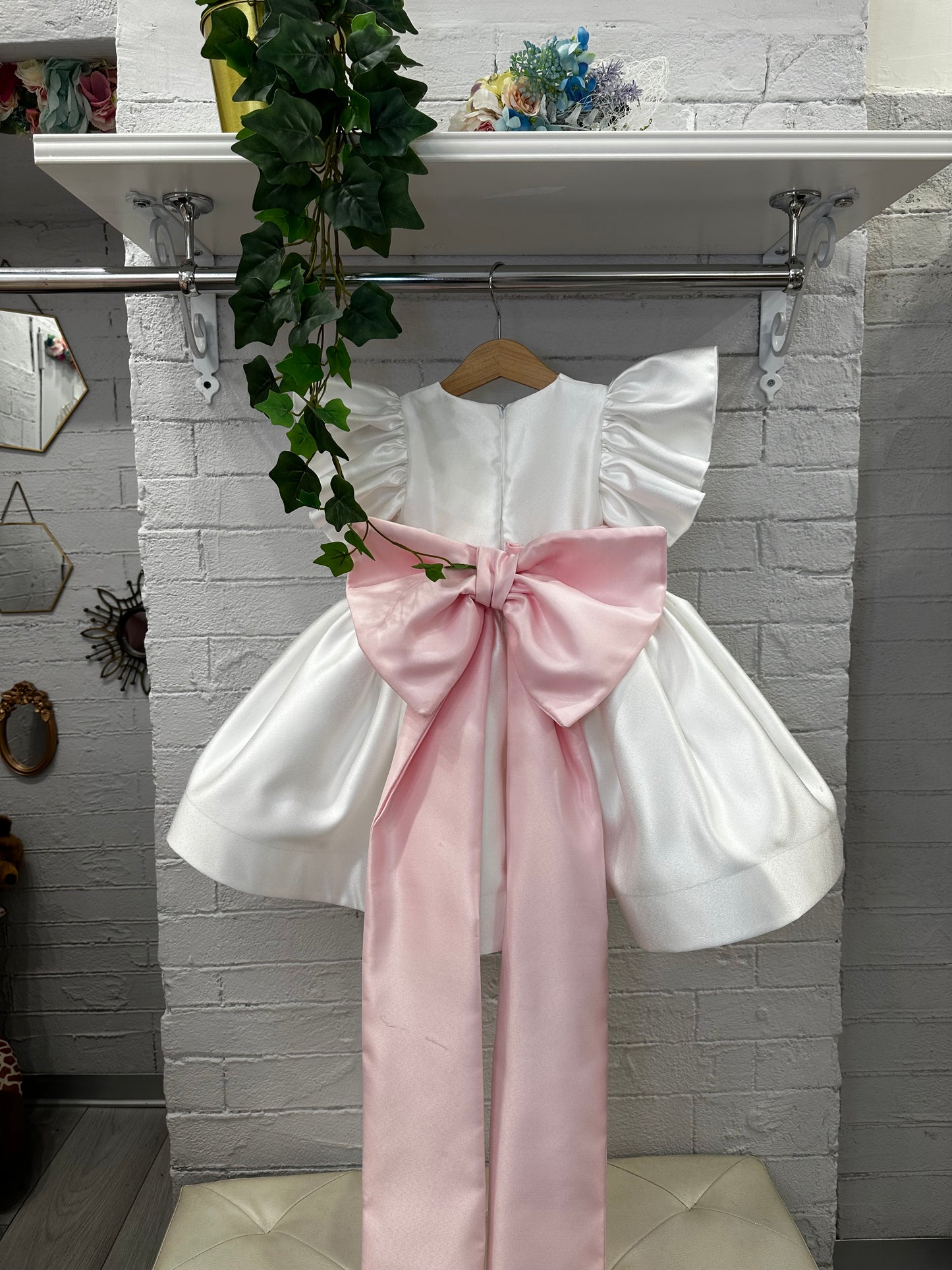 DRESS MAGIC