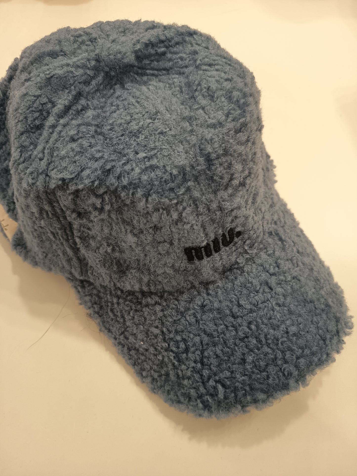 CAPPELLINO CON VISIERA